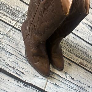 Nordstrom Brown Cowboy Boots with Western Stitching